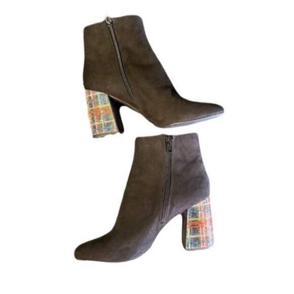 Betsey Johnson Kassie-R Black Ankle Boots with Rhinestoned Chunky 3” Heel Size 8 - Picture 2 of 7